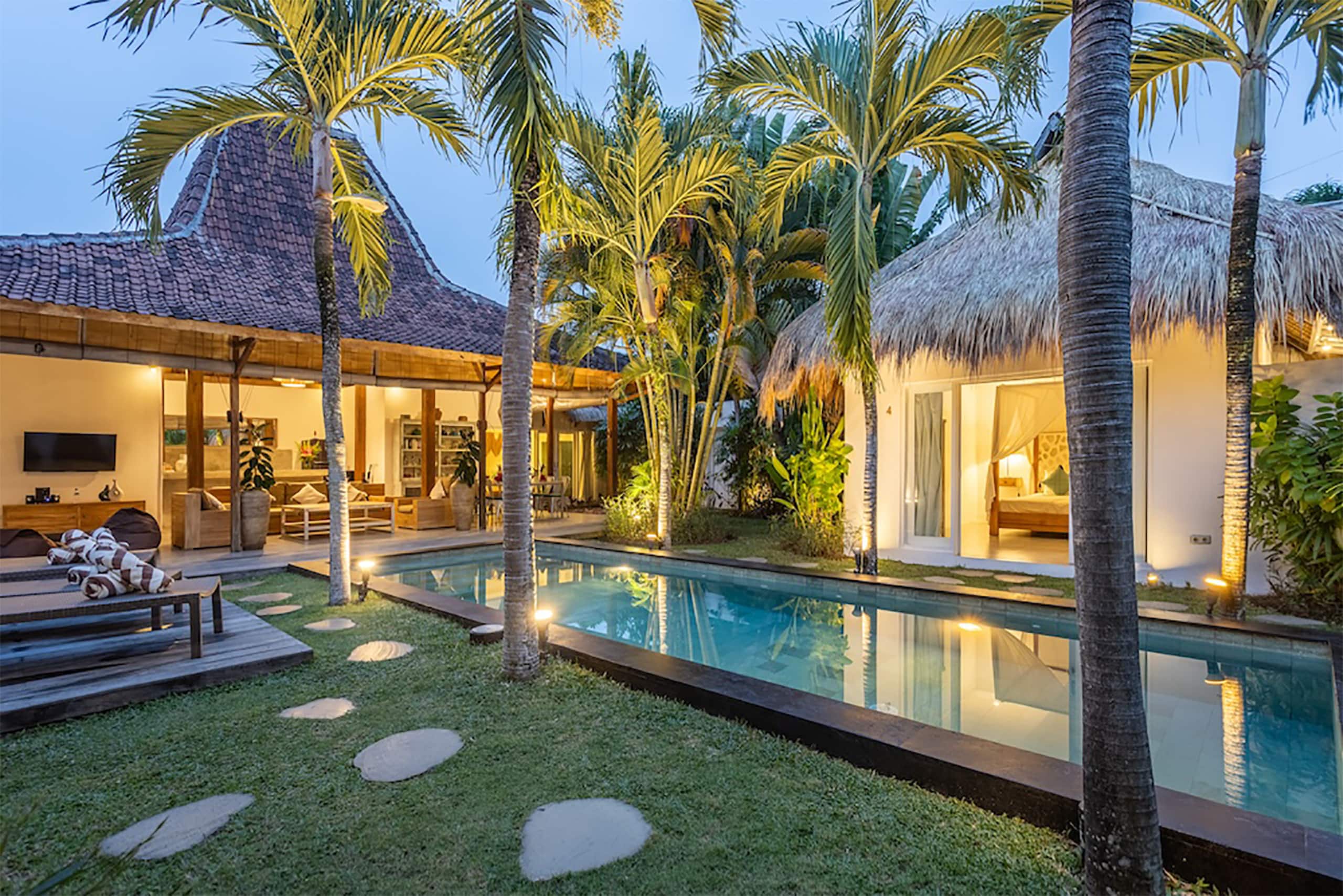 800 m to Beach/Kudeta – Central Seminyak Oberoi 32