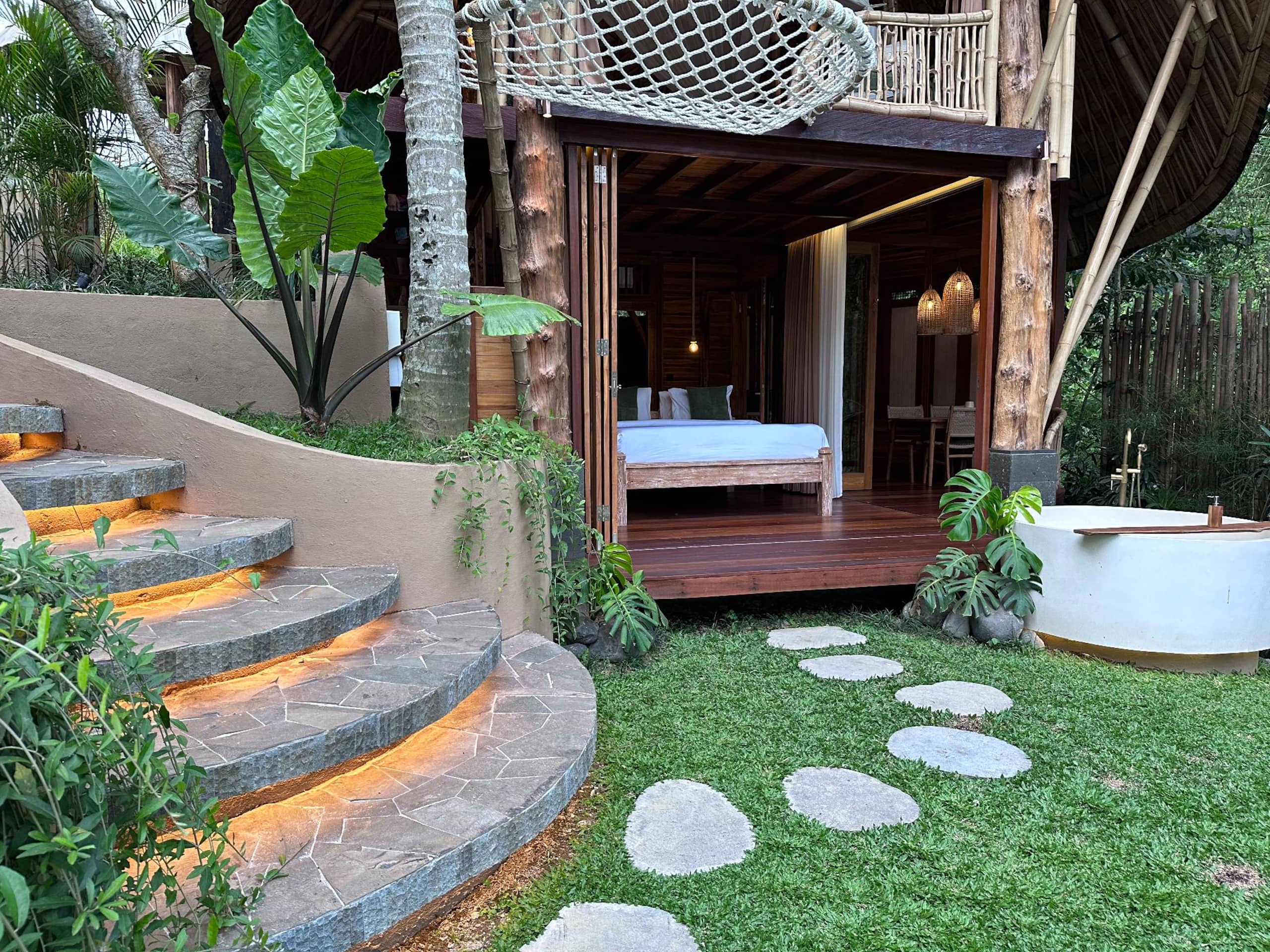 Umatreehouse. ecotreehouse_ bamboo house bali 34