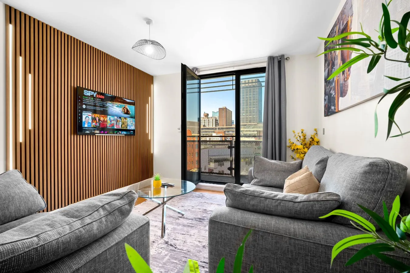 Arcadian - Chinatown - One Bed - Balcony - Parking - Fast WIFI