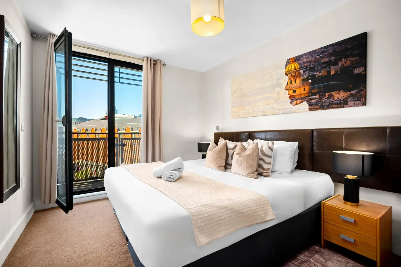 Arcadian - Chinatown - One Bed - Balcony - Parking - Fast WIFI — photo 2