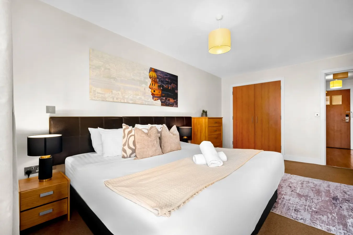 Arcadian - Chinatown - One Bed - Balcony - Parking - Fast WIFI 9