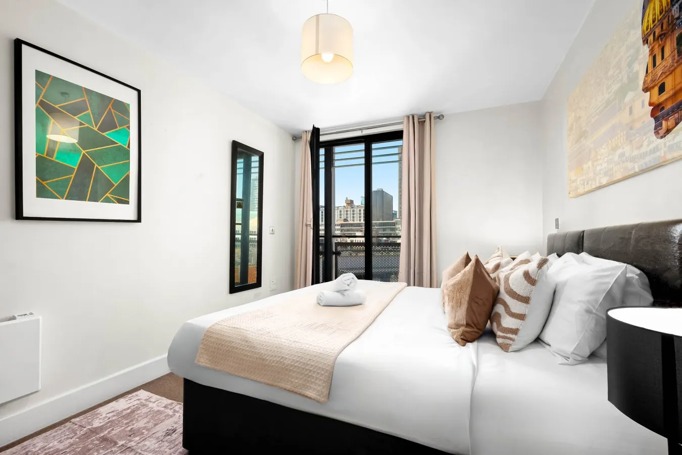 Arcadian - Chinatown - One Bed - Balcony - Parking - Fast WIFI 10