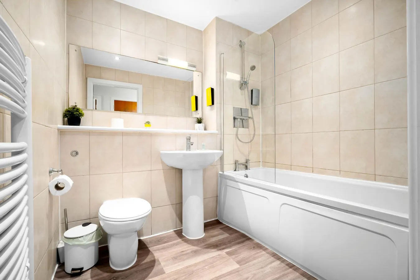 Arcadian - Chinatown - One Bed - Balcony - Parking - Fast WIFI 11