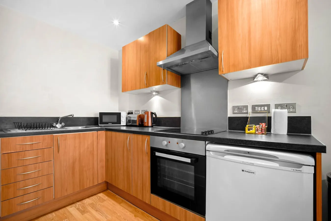 Arcadian - Chinatown - One Bed - Balcony - Parking - Fast WIFI — photo 4