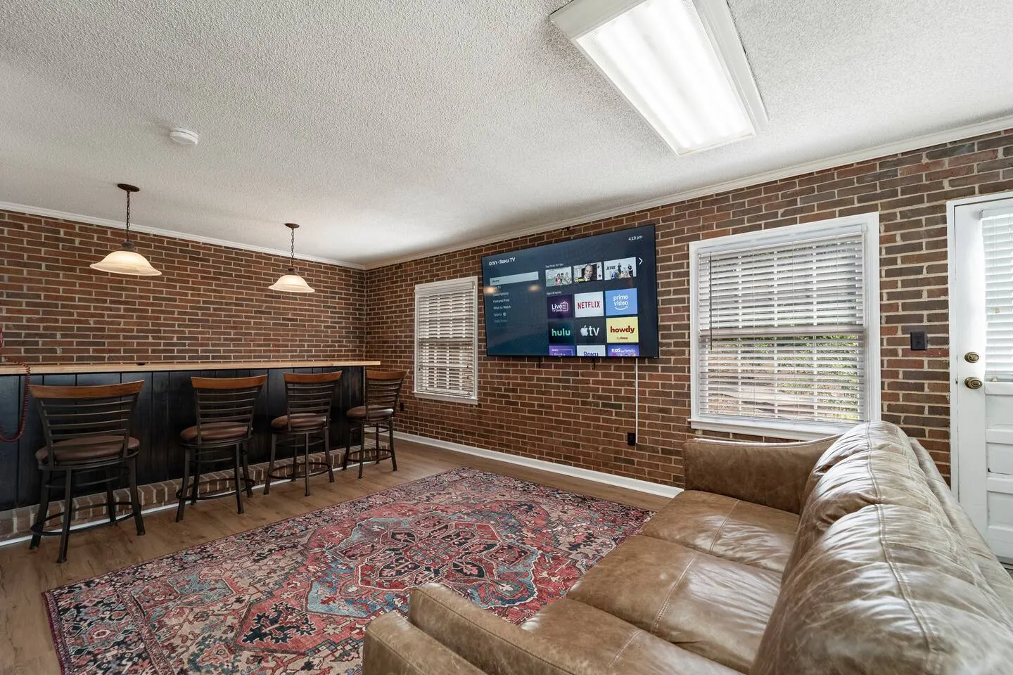 Waverly Home - 4-5 Bedrooms 3 Bathrooms 18