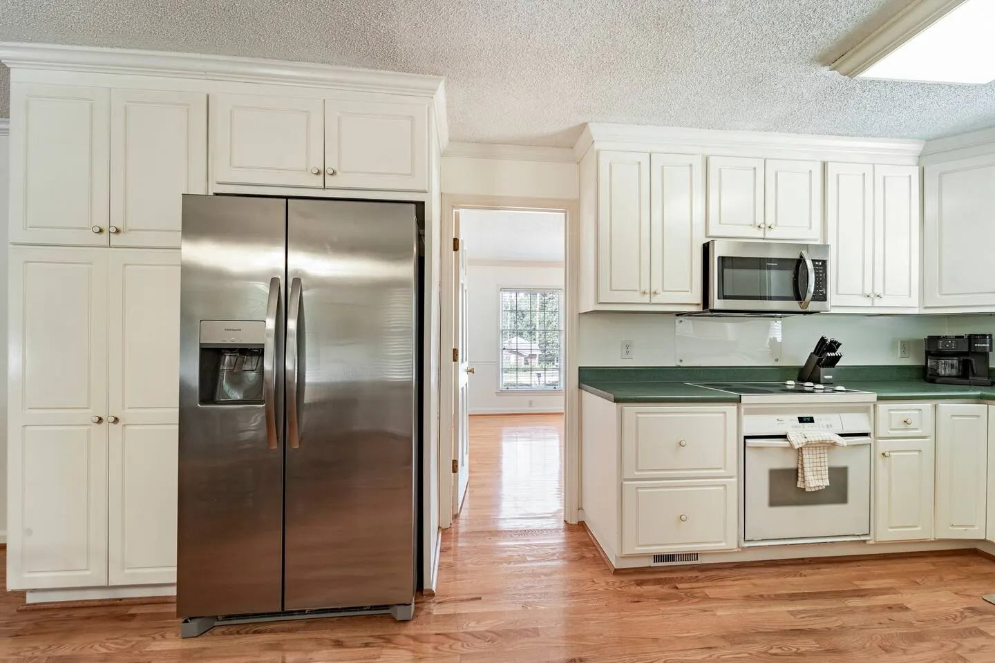 Waverly Home - 4-5 Bedrooms 3 Bathrooms 6