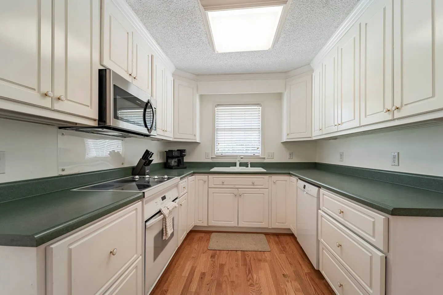 Waverly Home - 4-5 Bedrooms 3 Bathrooms 7