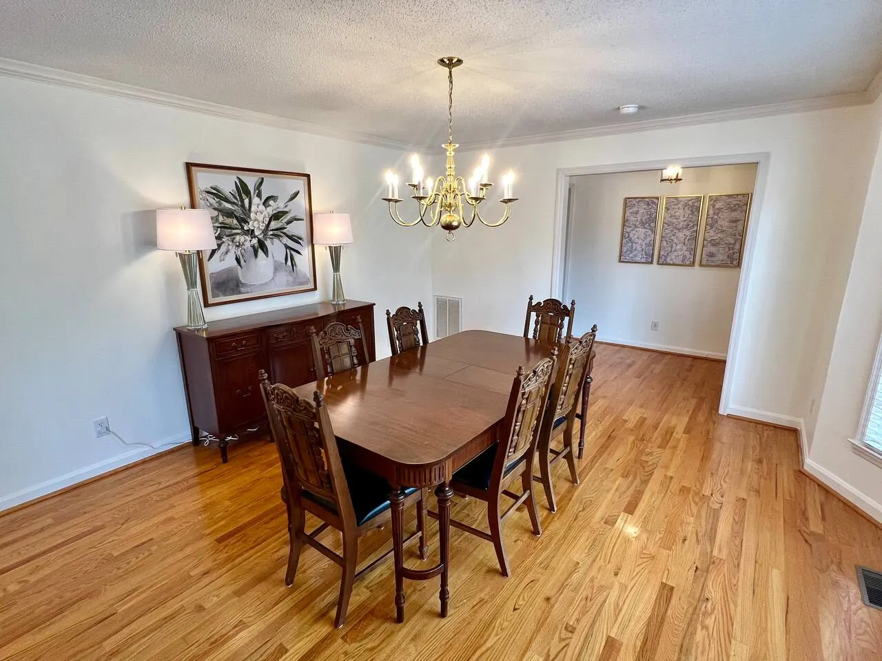Waverly Home - 4-5 Bedrooms 3 Bathrooms 8
