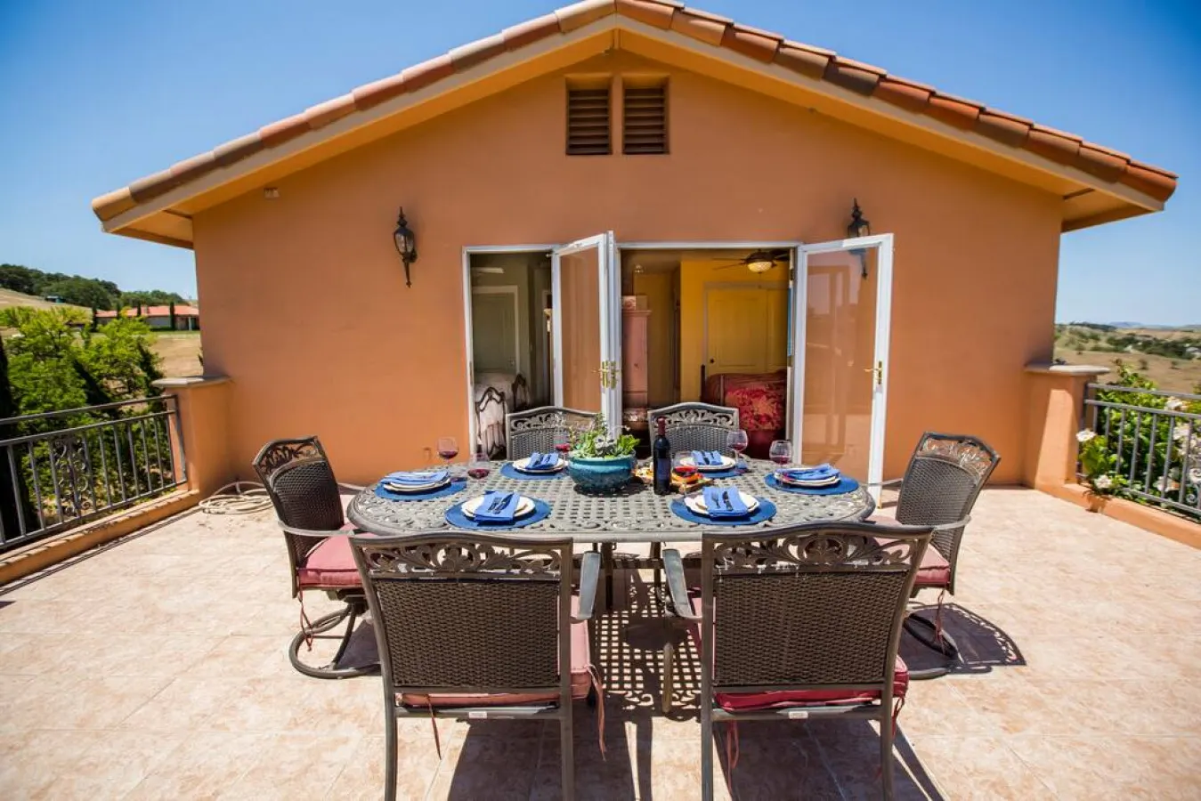 Aterno Vineyard, Guest House 15