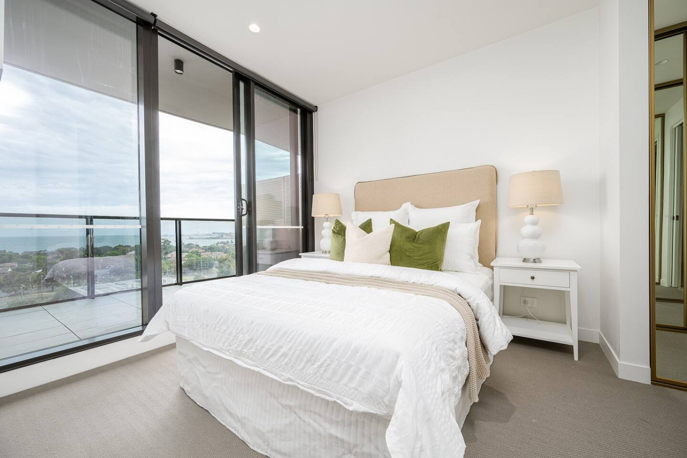 Luxury Bay View Apartment 2