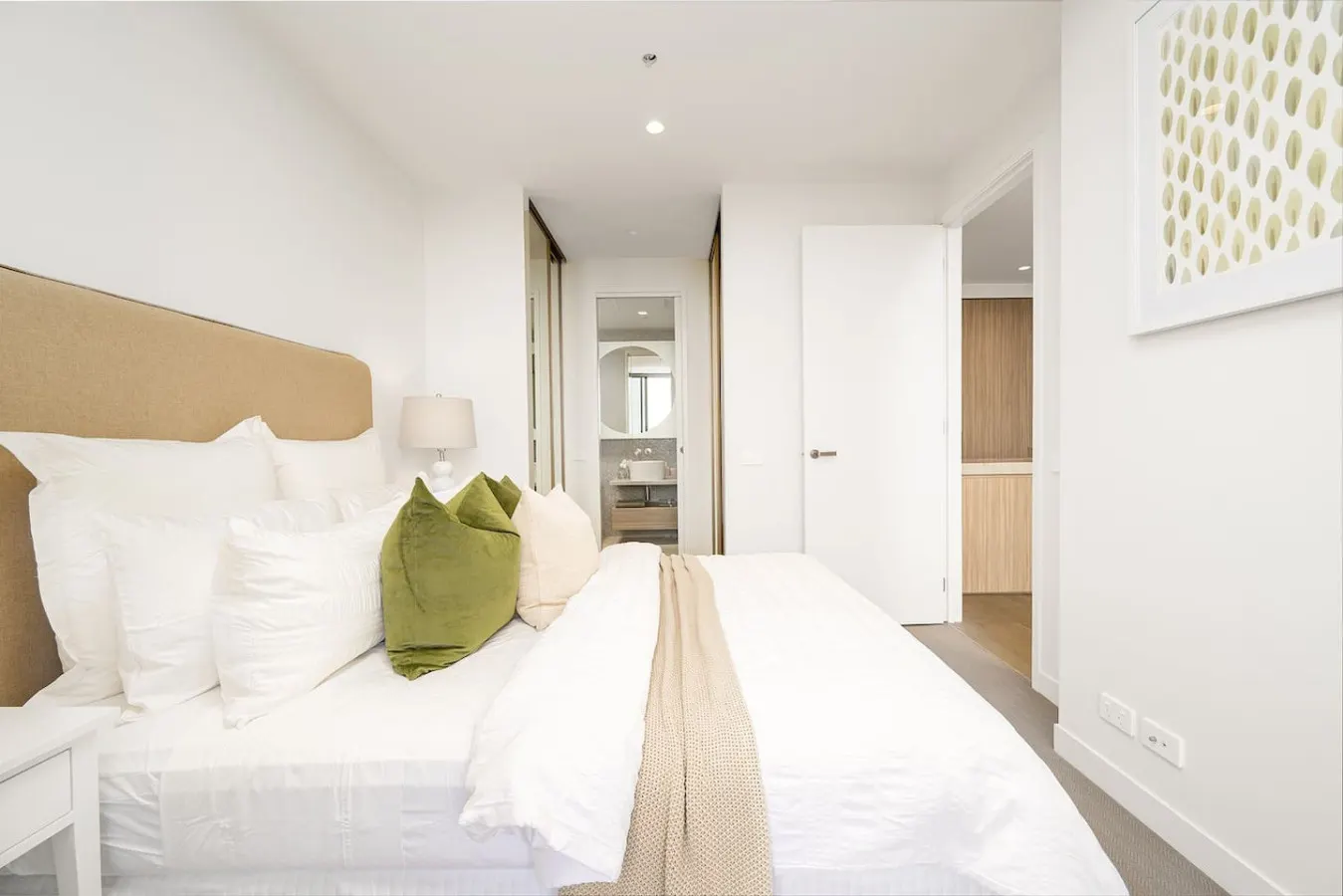 Luxury Bay View Apartment 9