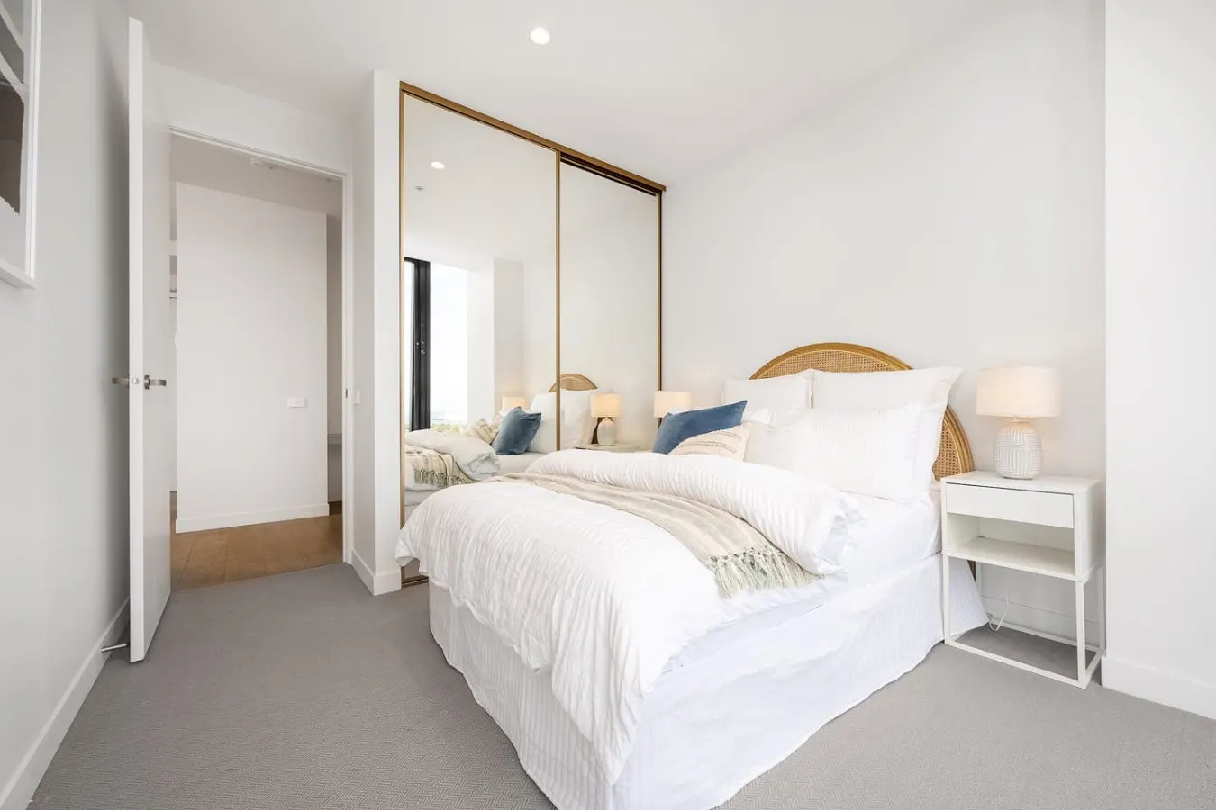 Luxury Bay View Apartment 11