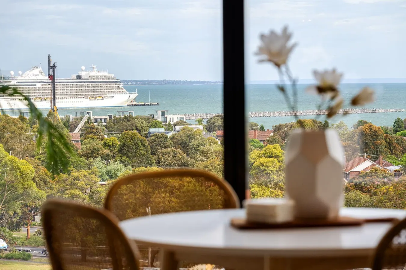 Luxury Bay View Apartment 12
