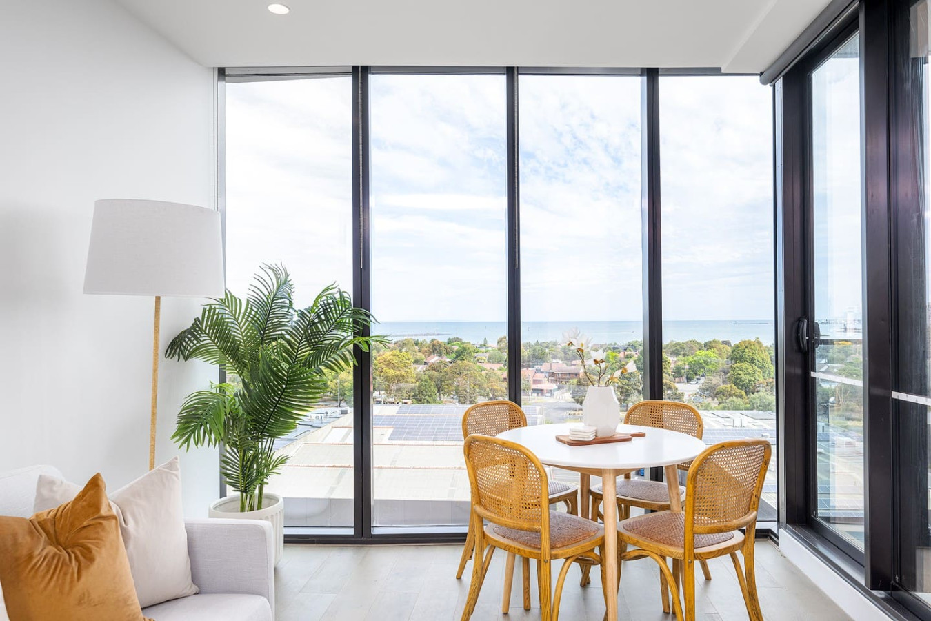 Luxury Bay View Apartment 3
