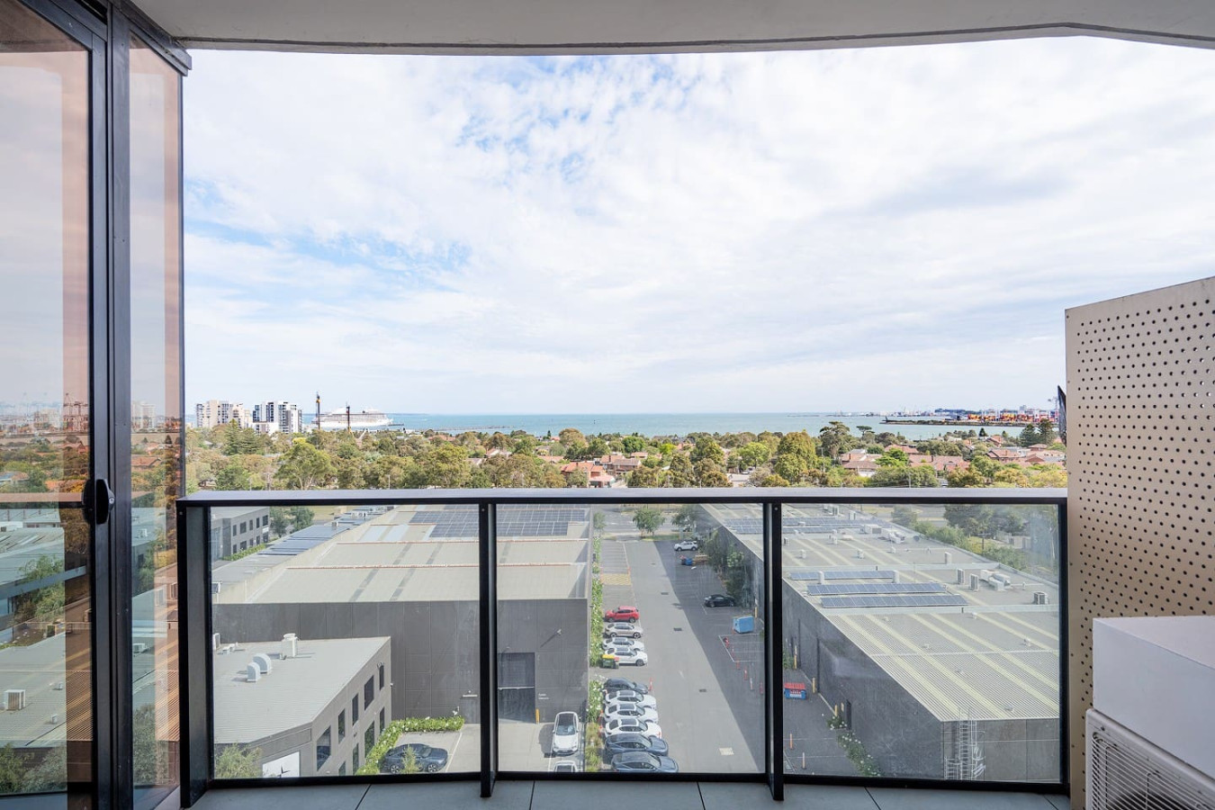 Luxury Bay View Apartment 4