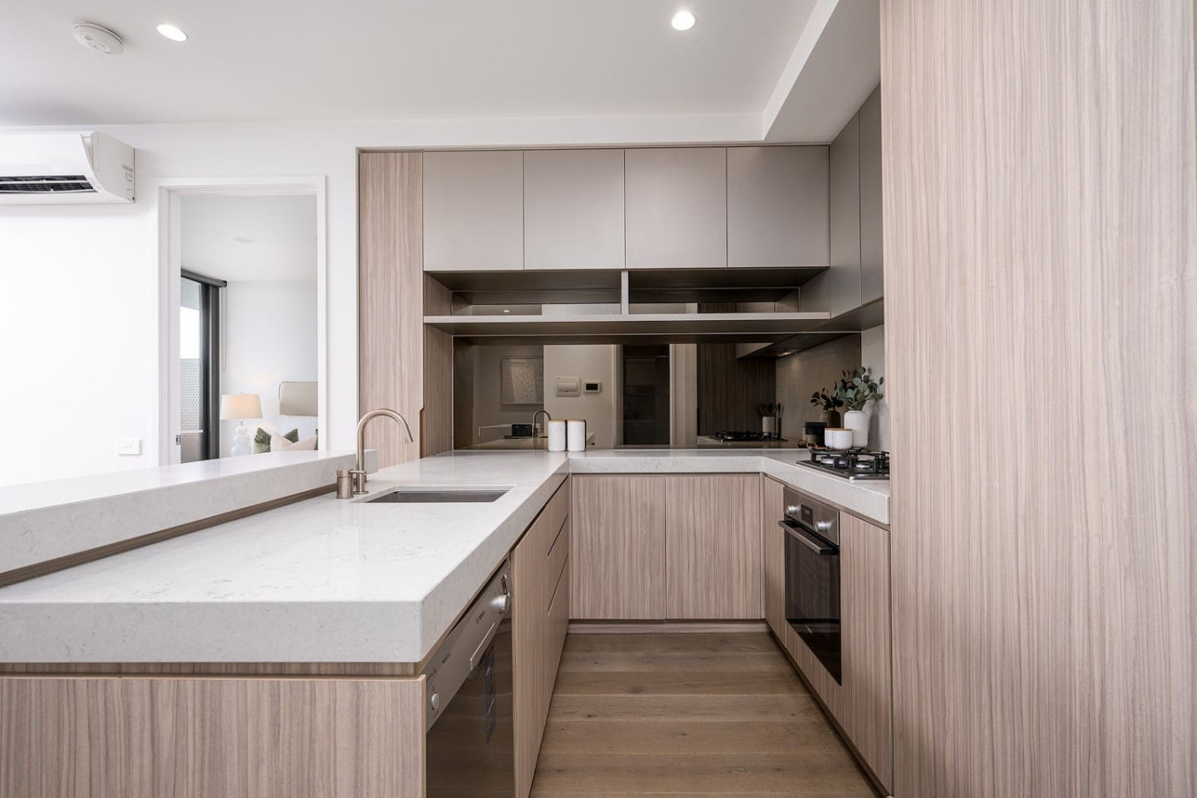 Luxury Bay View Apartment 5