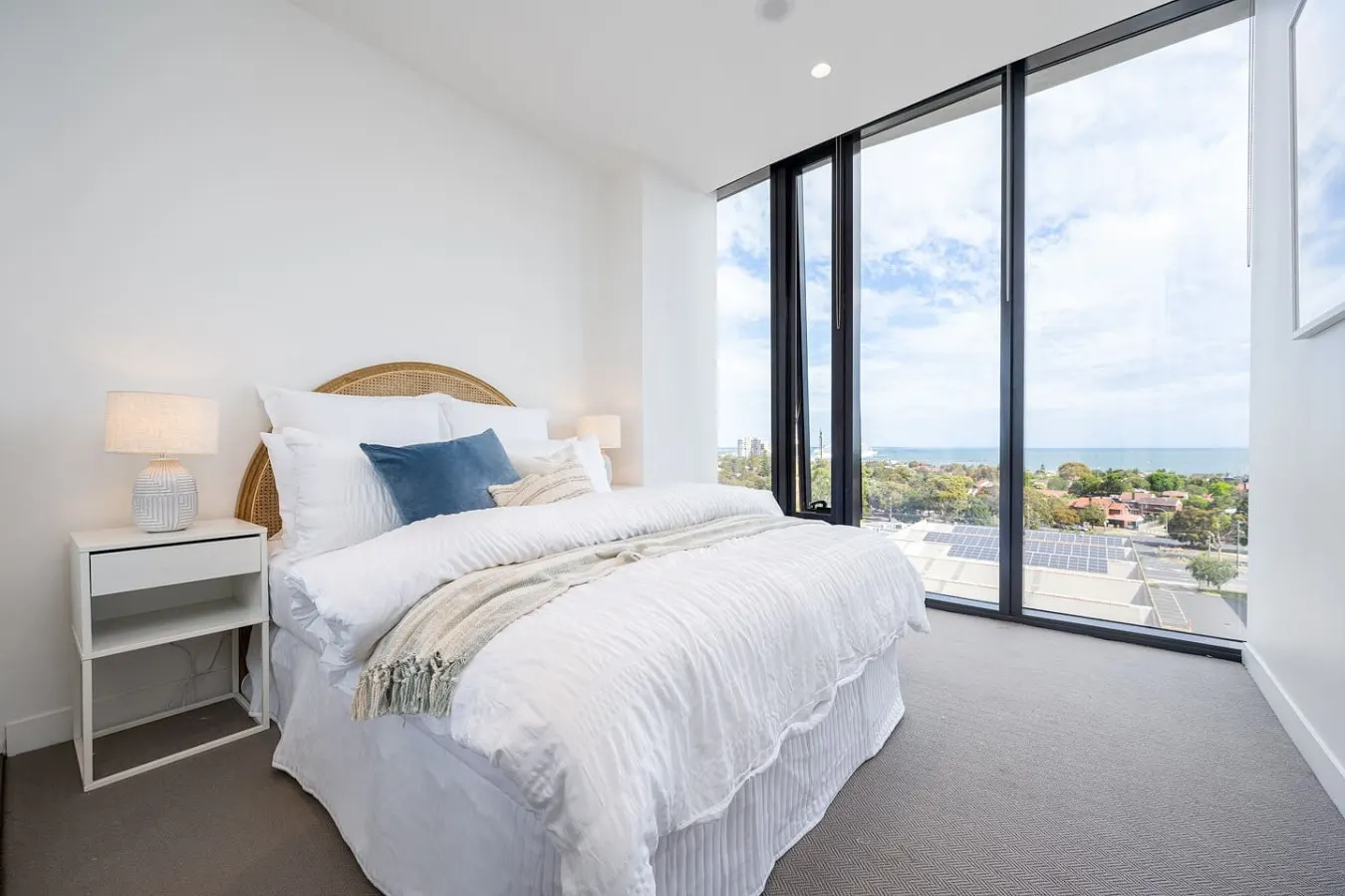 Luxury Bay View Apartment 8