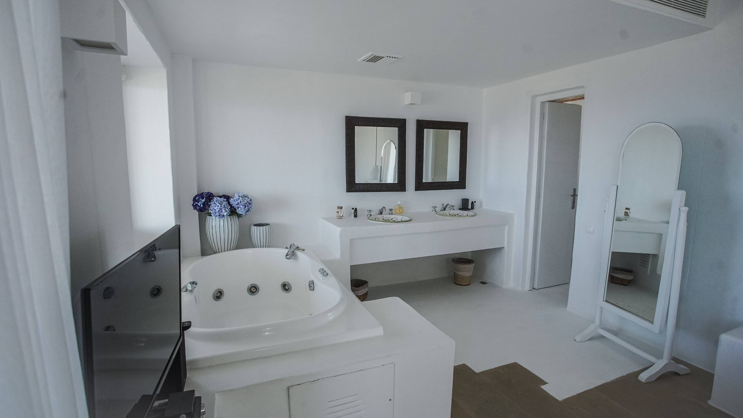 Paradise Estate Villa Nour | Space and Party! 34