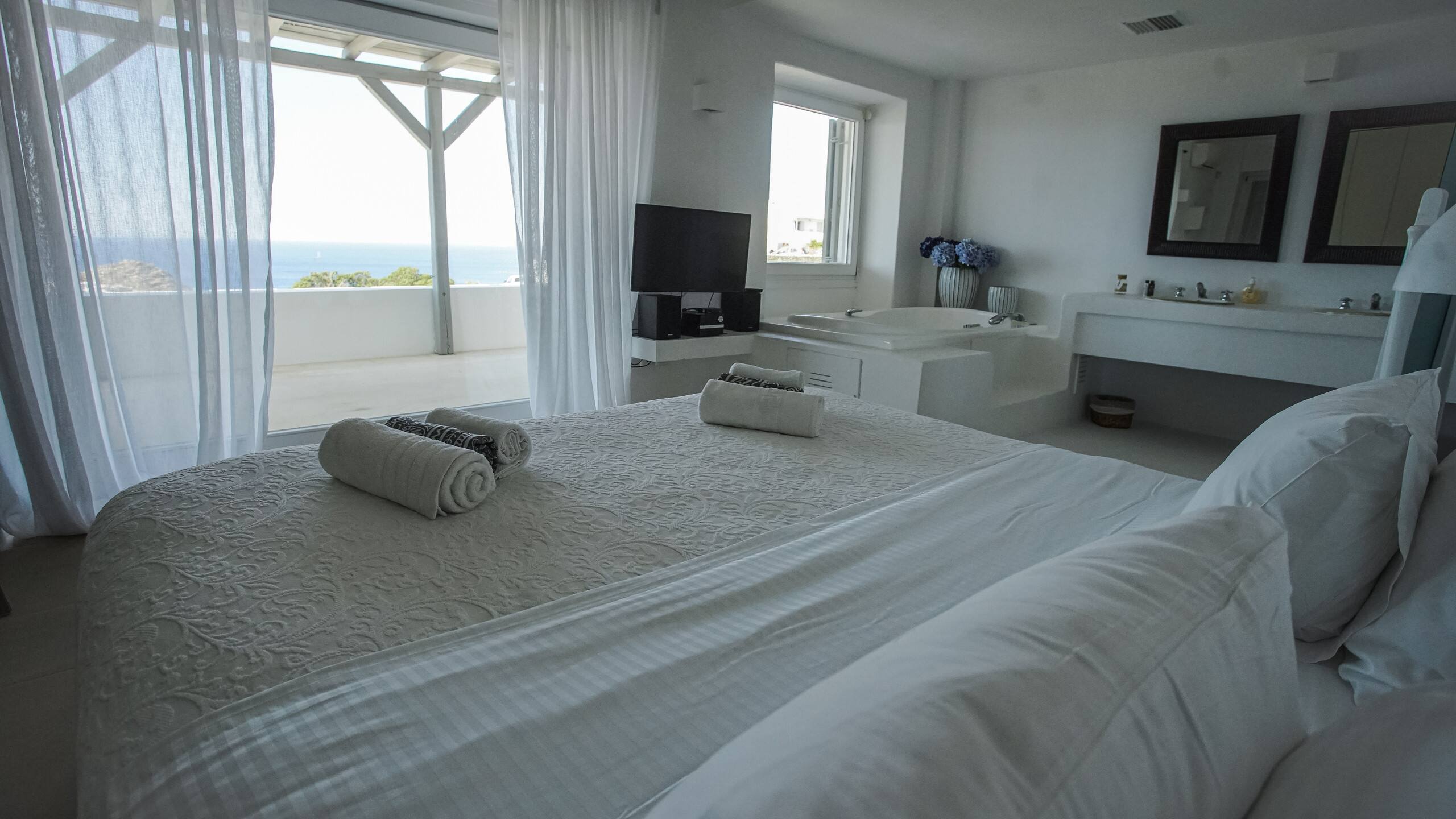 Paradise Estate Villa Nour | Space and Party! 33