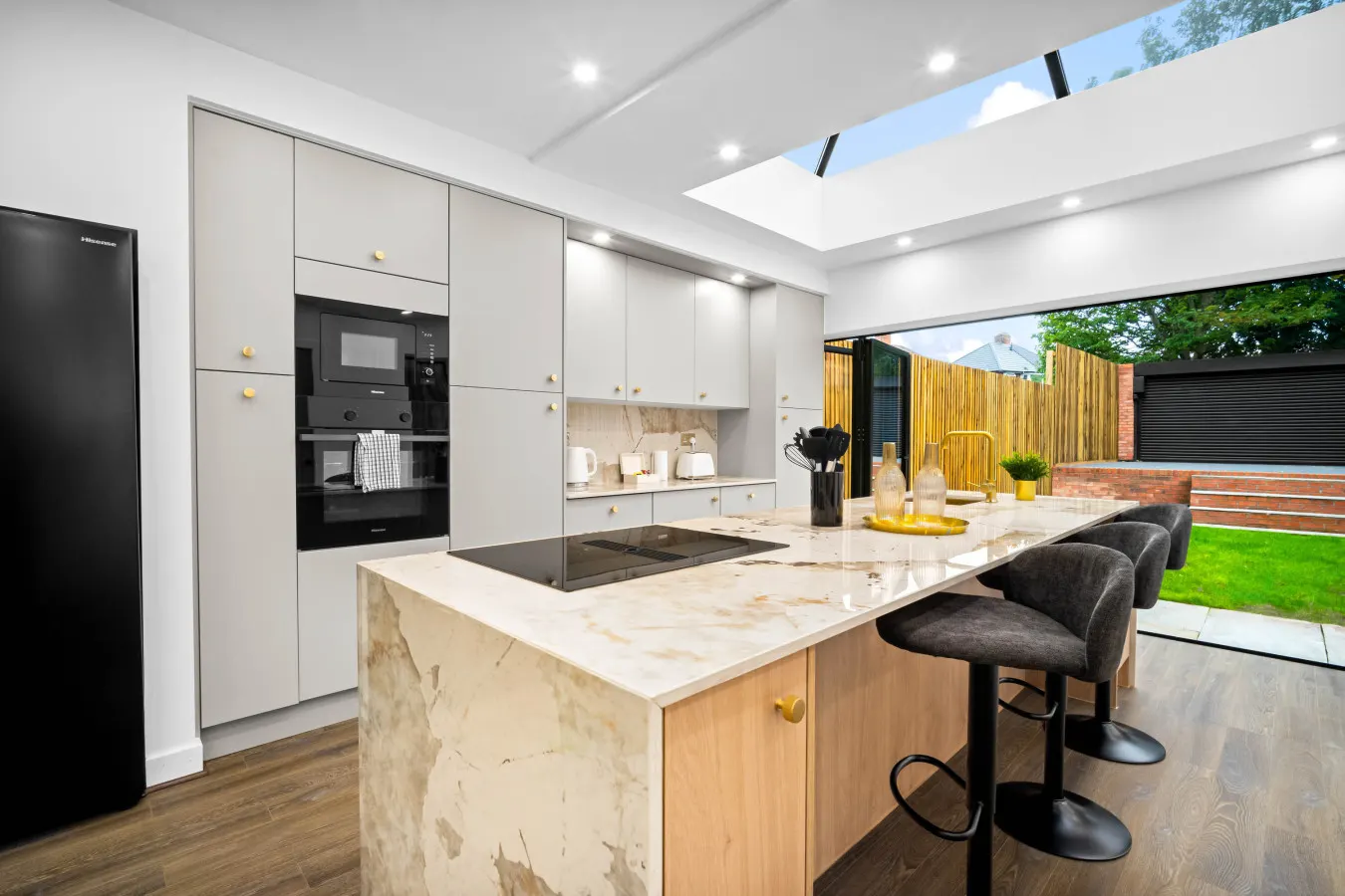 Stylish Four Bedroom House - Garden - Parking 9