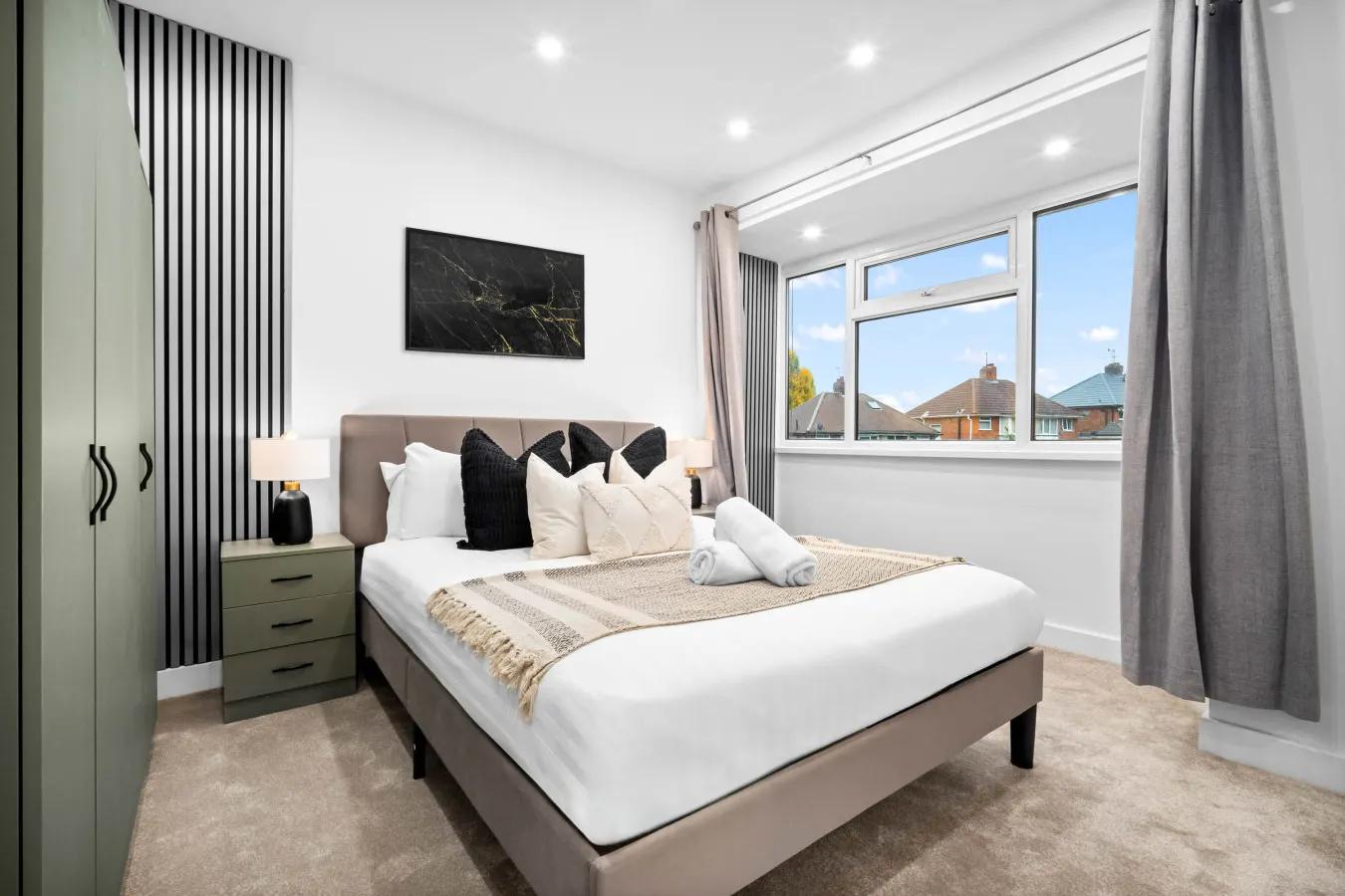 Stylish Four Bedroom House - Garden - Parking — photo 4