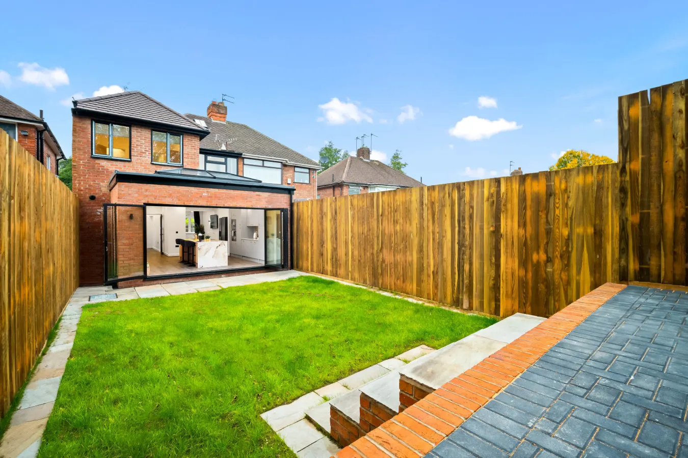 Stylish Four Bedroom House - Garden - Parking 6