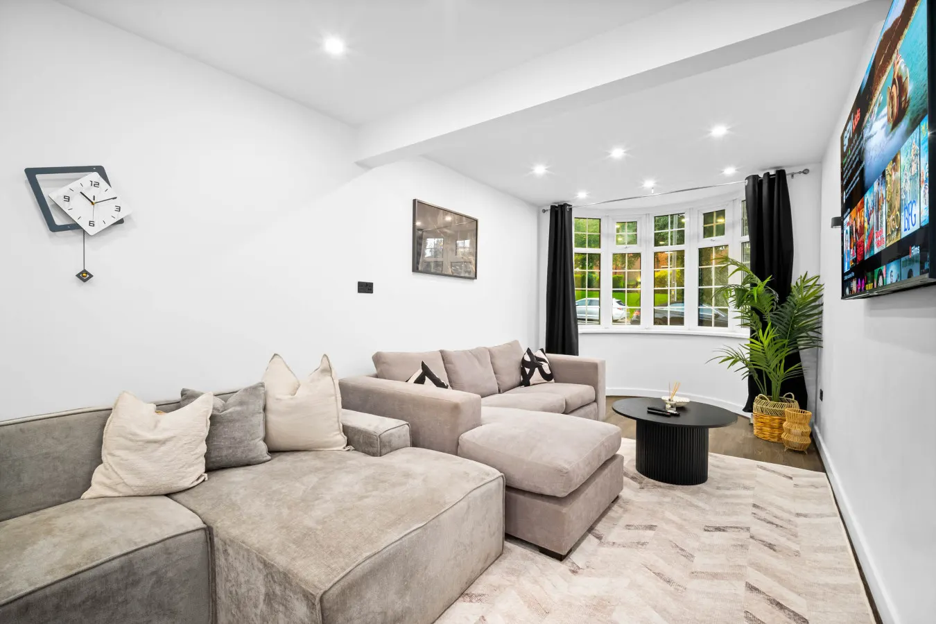 Stylish Four Bedroom House - Garden - Parking 8