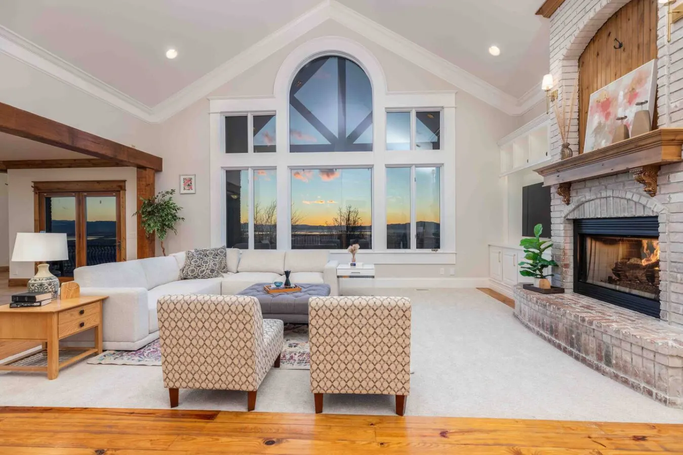 Farmington Oasis-Views, Space & Comfort 1.25 acres