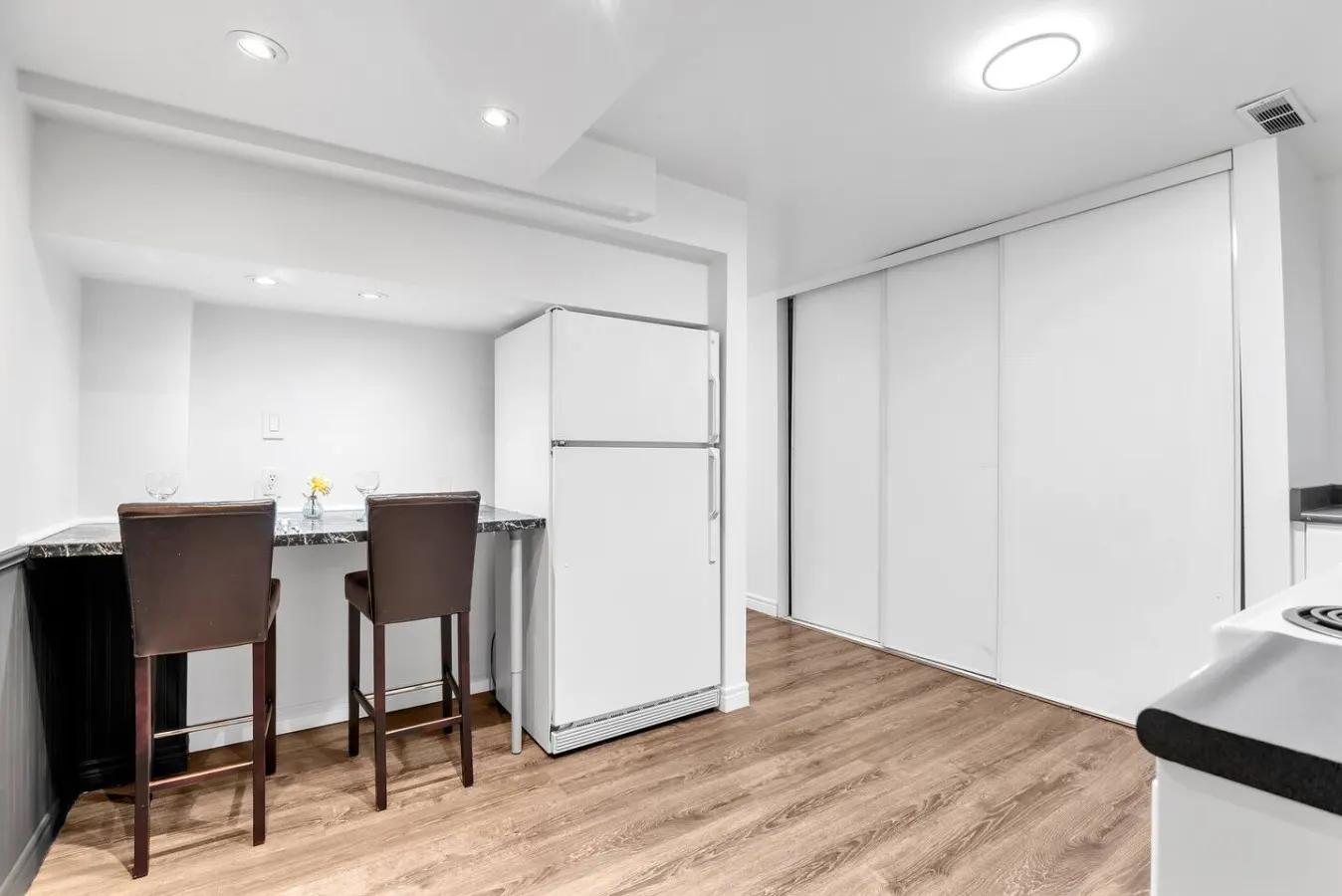 Cozy & Spacious 1BR Getaway in Prime Downtown 12