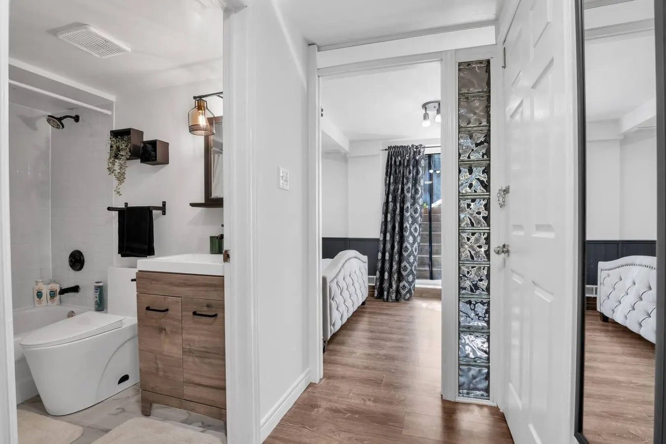 Cozy & Spacious 1BR Getaway in Prime Downtown 16