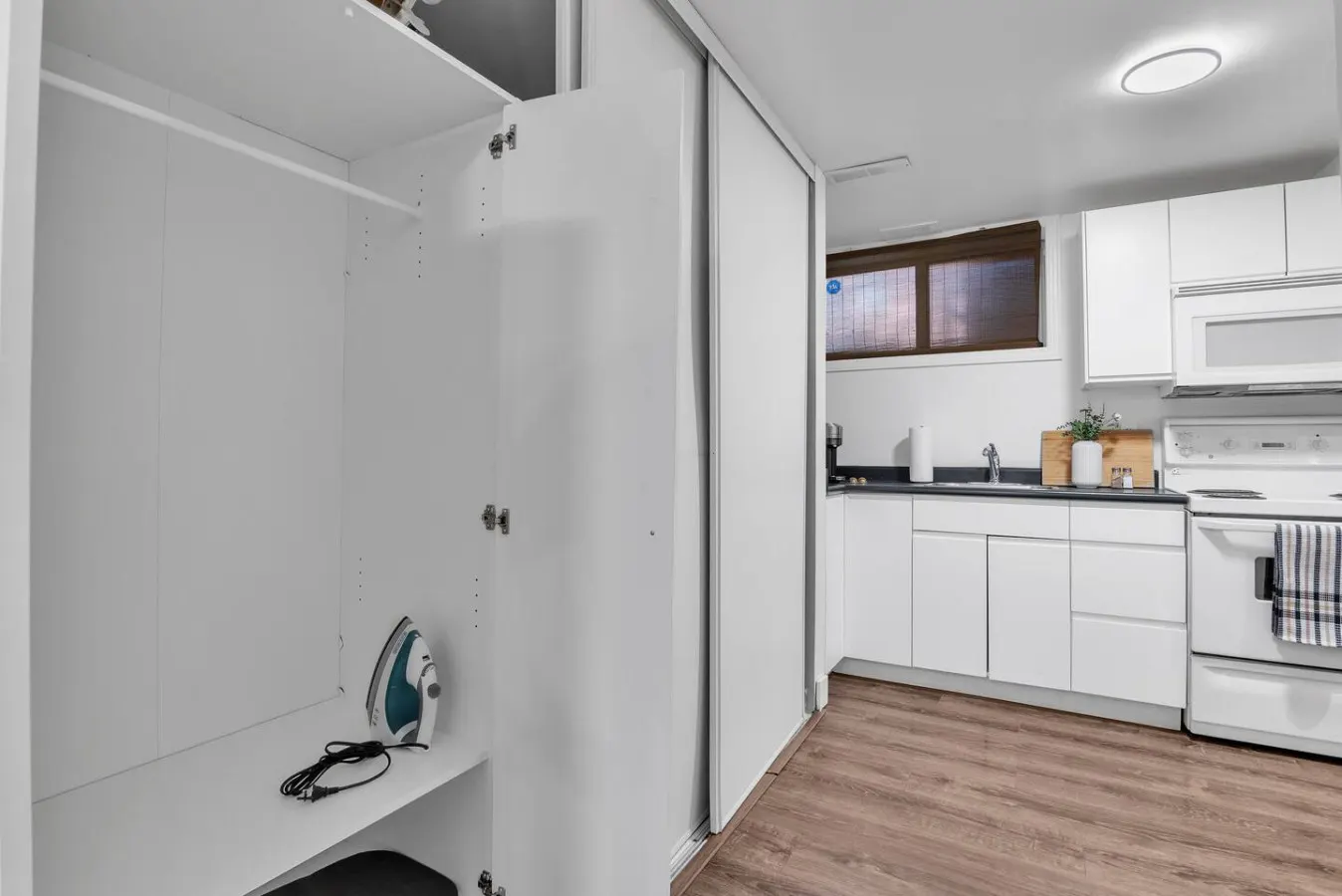 Cozy & Spacious 1BR Getaway in Prime Downtown 18