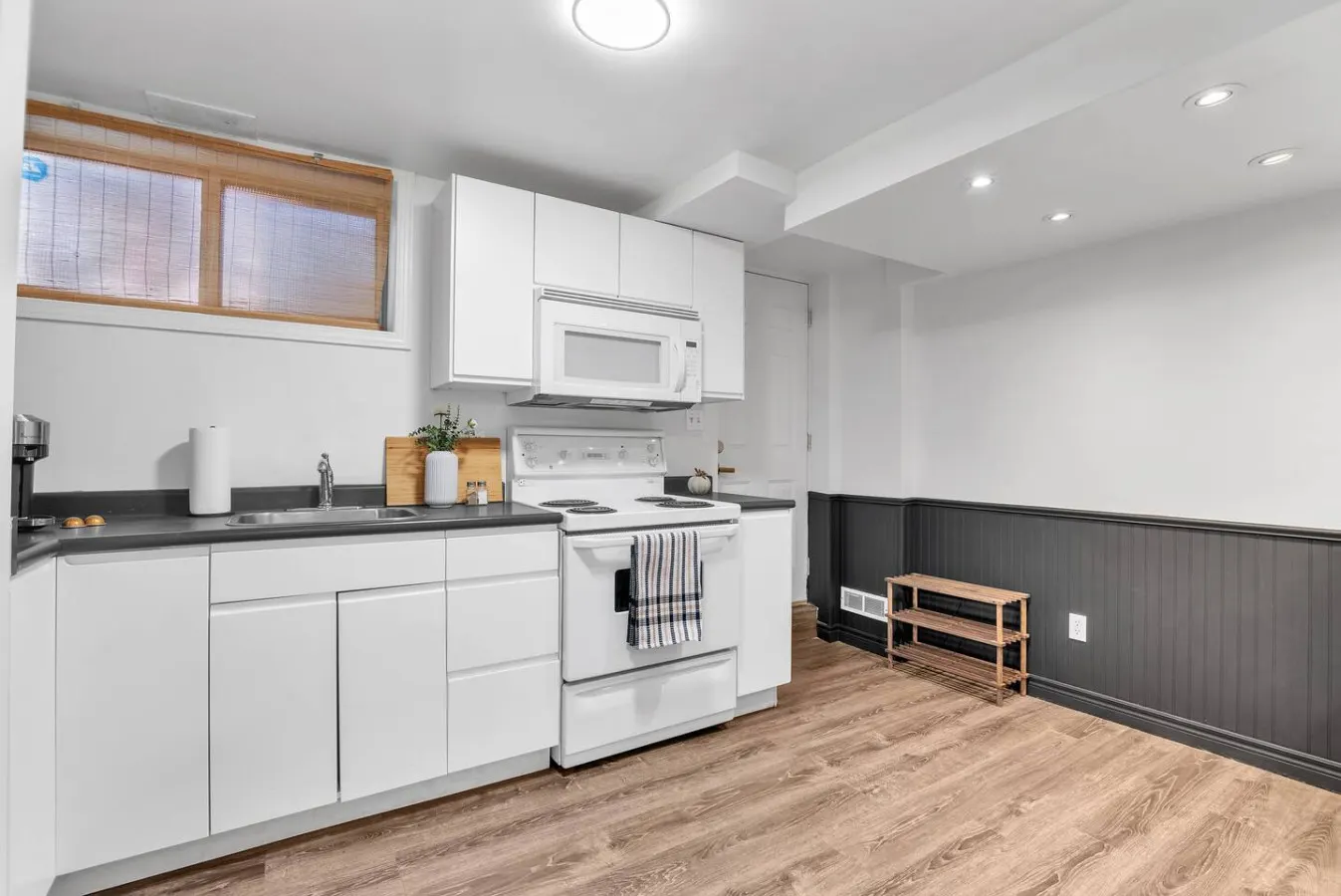 Cozy & Spacious 1BR Getaway in Prime Downtown 19