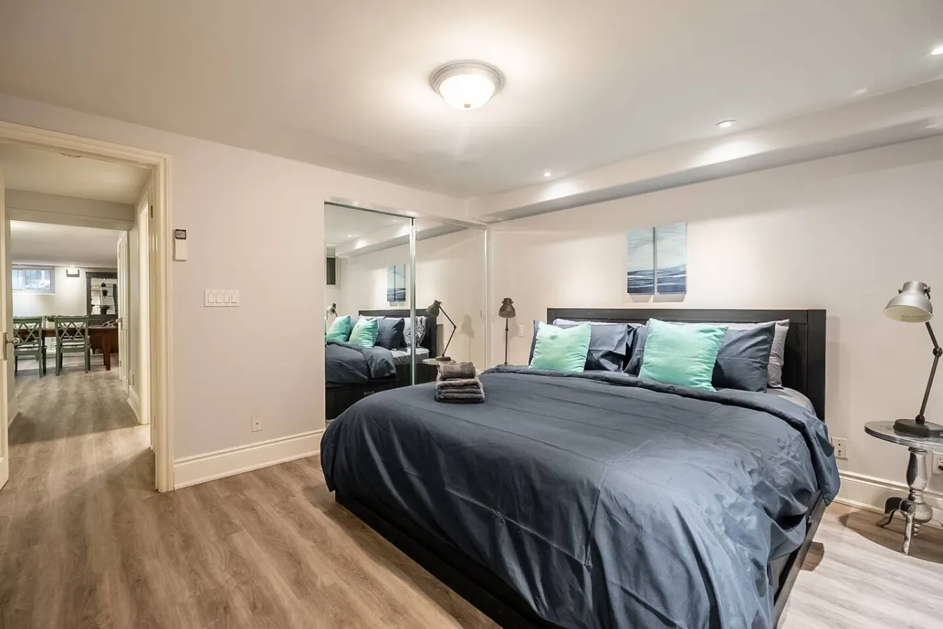 1BR Basement Suite King Bed Great Location 10