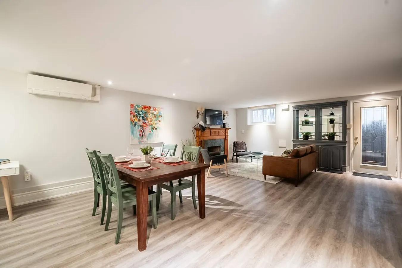 1BR Basement Suite King Bed Great Location 13