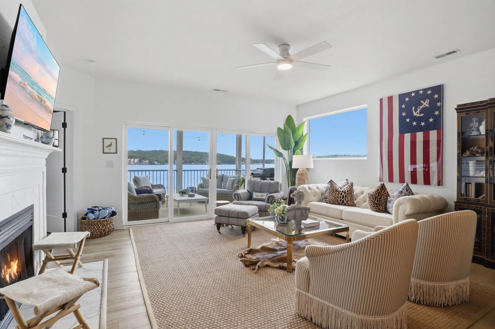 Lakefront Luxury Boat Slip + Screened Lanai 11