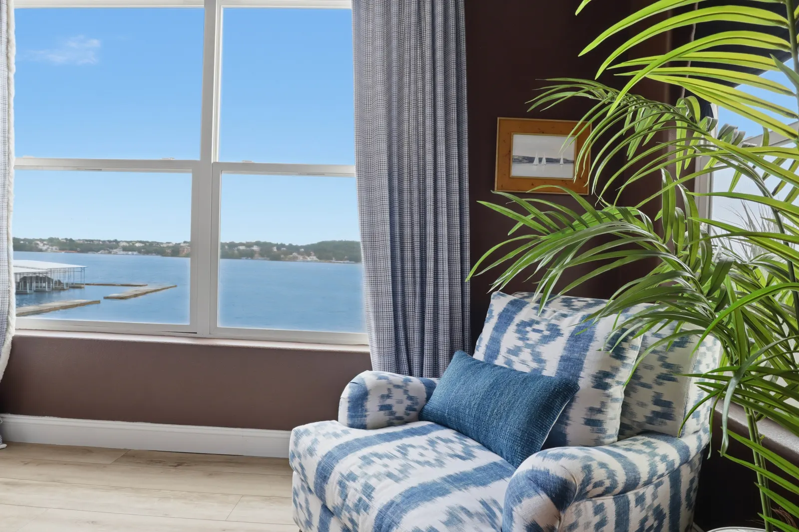 Lakefront Luxury Boat Slip + Screened Lanai 18