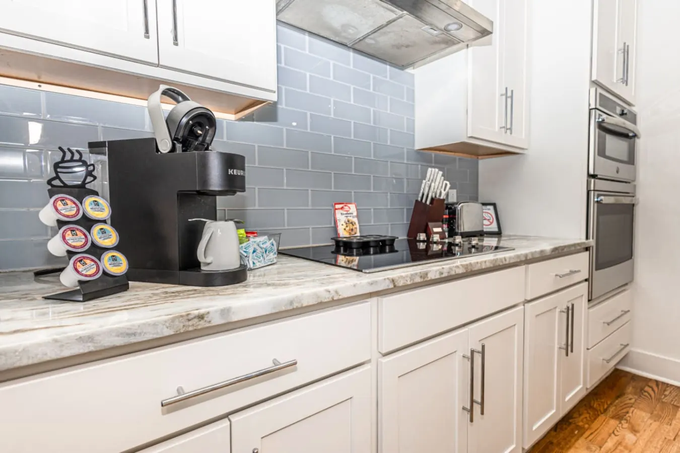 Modern Old City Loft w/ View of Sunsphere 18
