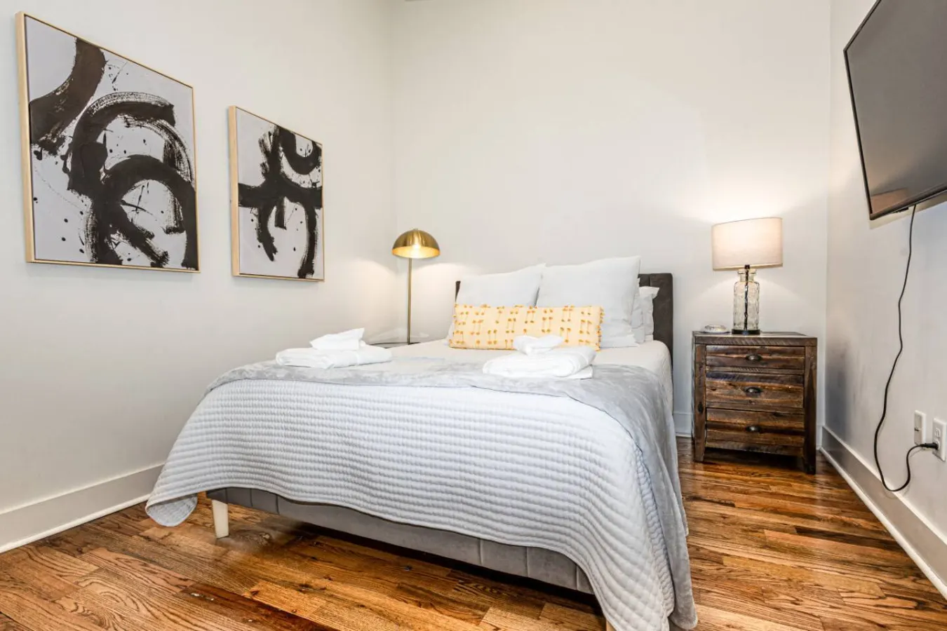 Modern Old City Loft w/ View of Sunsphere — photo 4