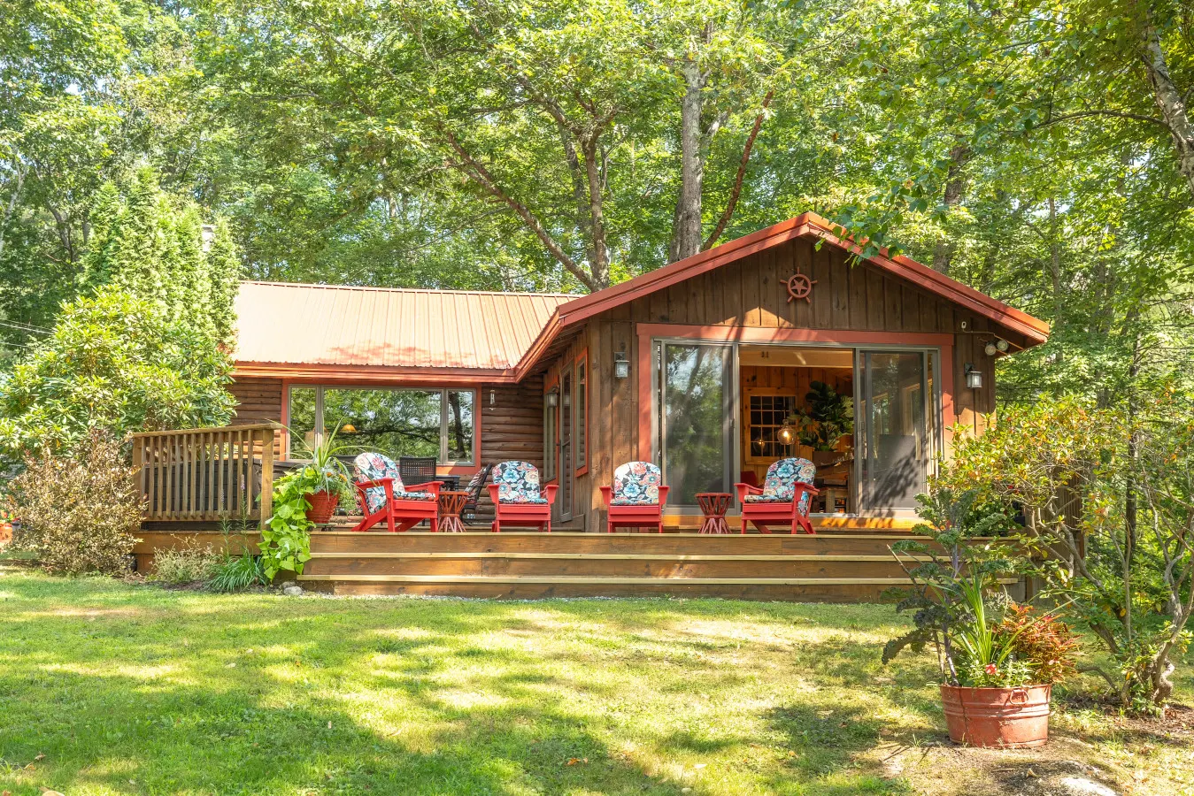 Lakeside Story - Log Cabin, Fire Pit, Beach! 1