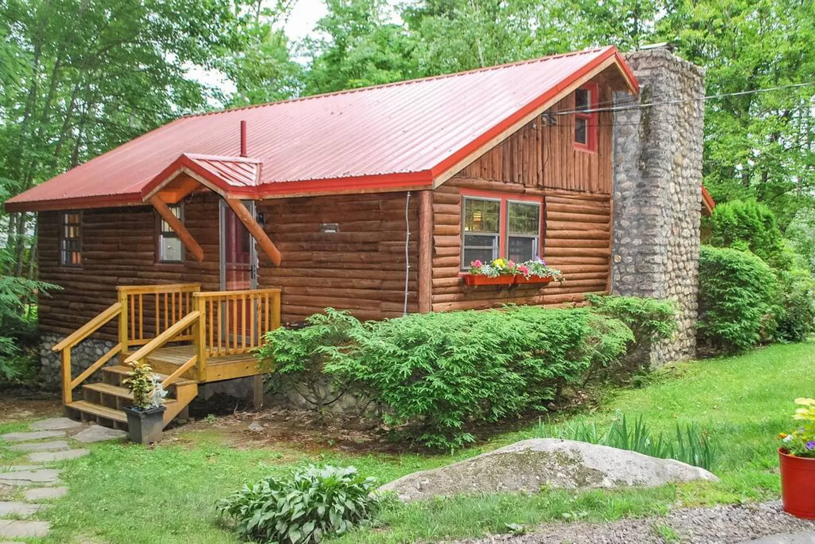 Lakeside Story - Log Cabin, Fire Pit, Beach! 14
