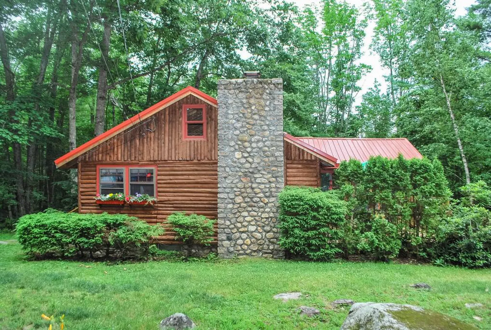 Lakeside Story - Log Cabin, Fire Pit, Beach! 15