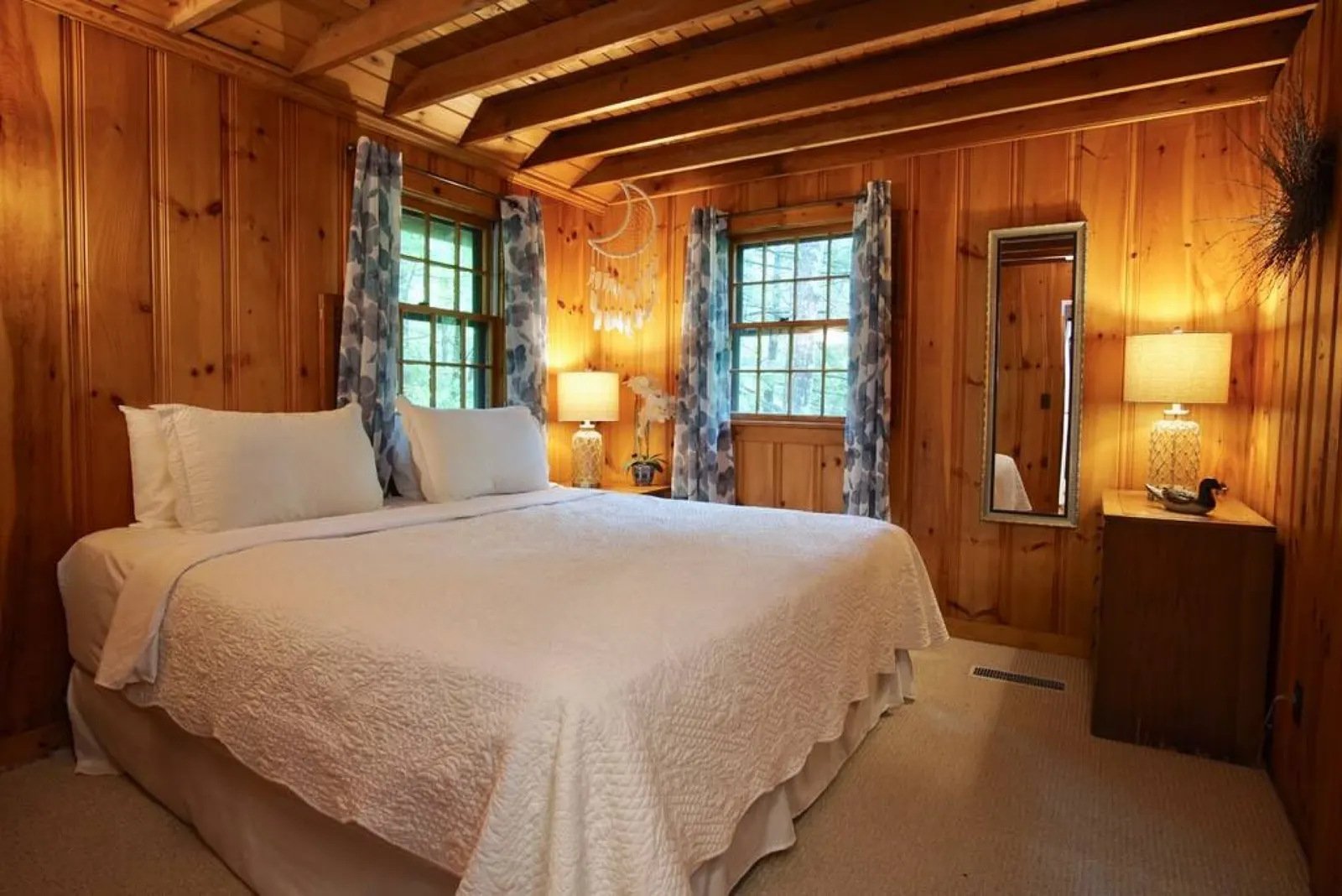 Lakeside Story - Log Cabin, Fire Pit, Beach! 16
