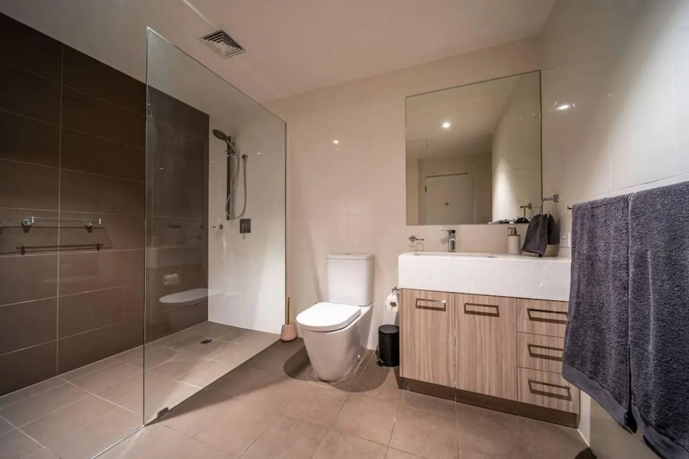 Divinity on Morphett—CBD Living with Skyline Views 16