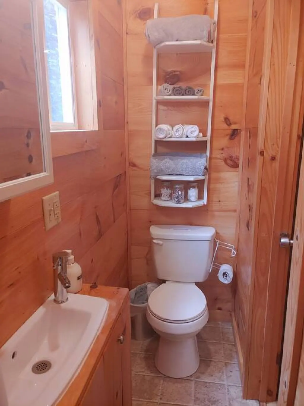 Tiny House Glamping at Watts Bar — photo 3