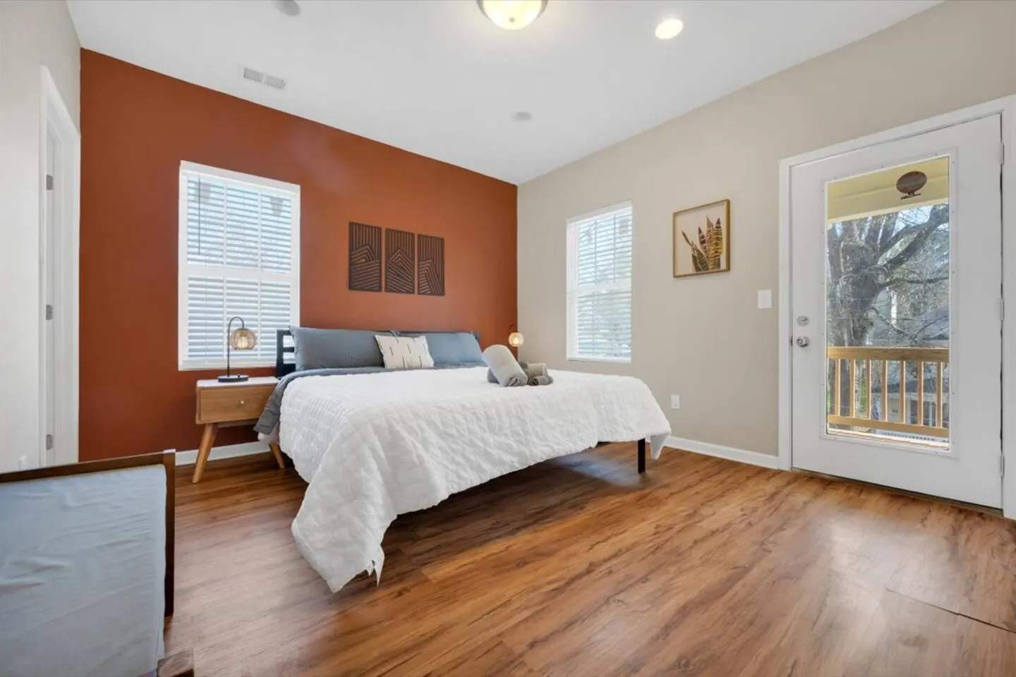 Stylish 3BR Unit near Downtown 11