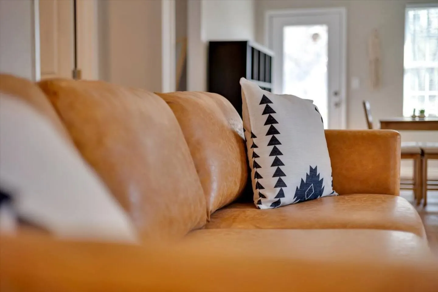 Stylish 3BR Unit near Downtown 12