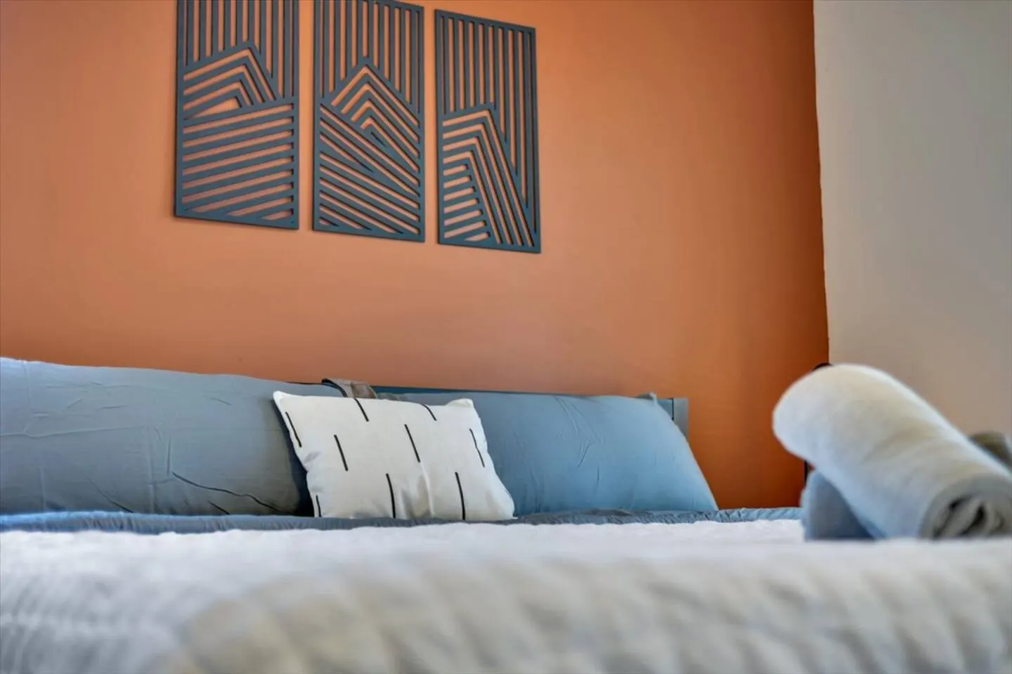 Stylish 3BR Unit near Downtown 15