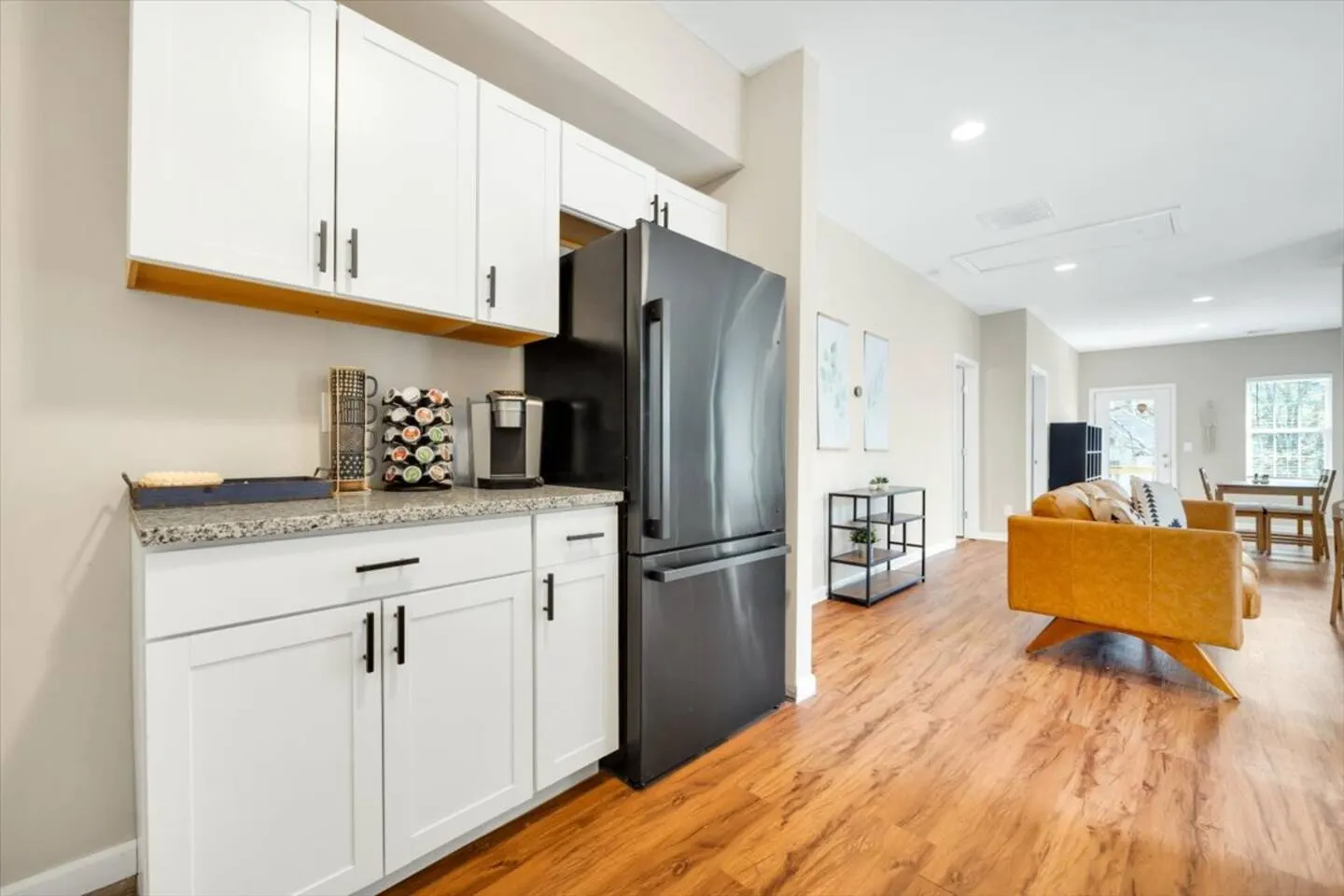 Stylish 3BR Unit near Downtown — photo 4