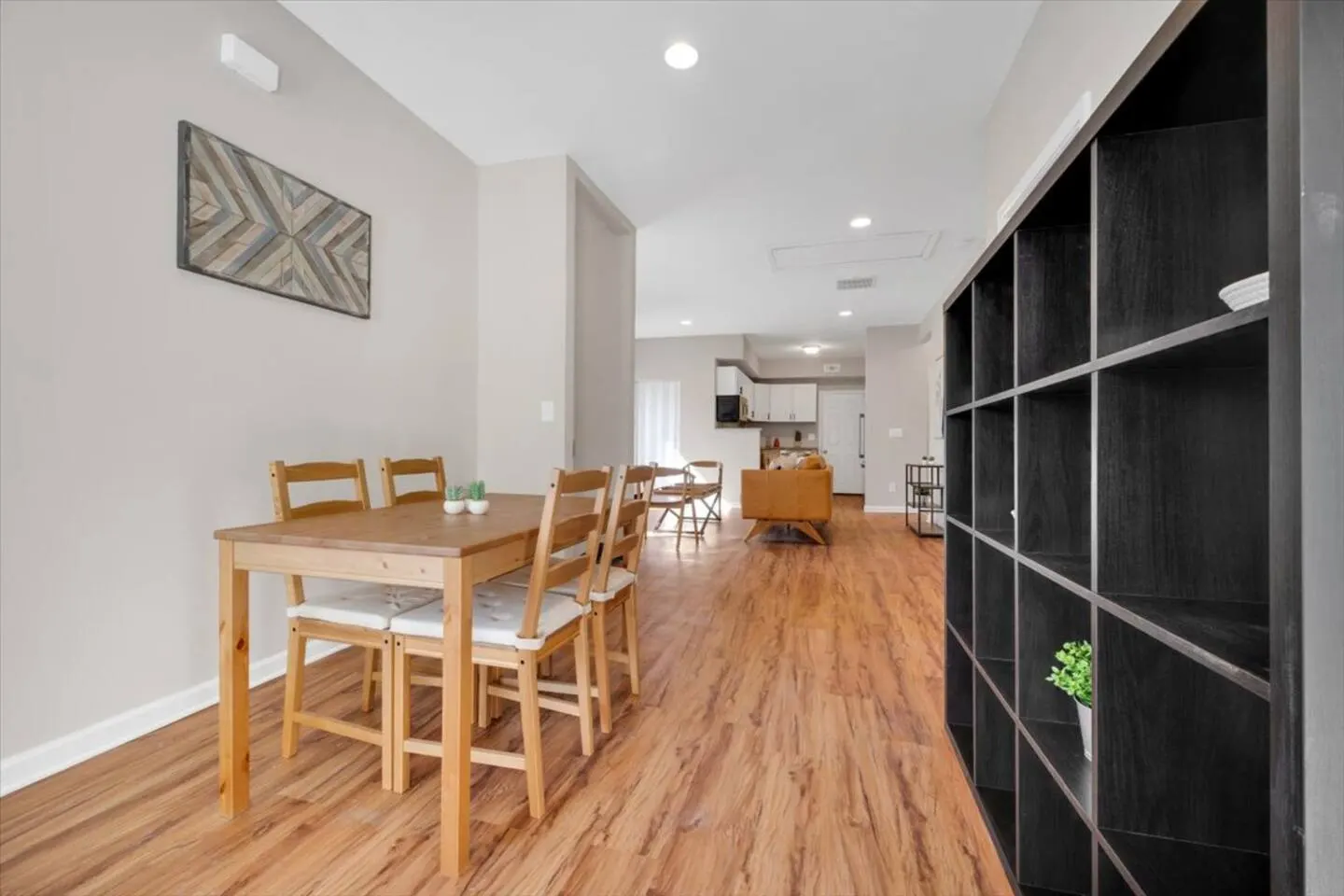 Stylish 3BR Unit near Downtown — photo 5