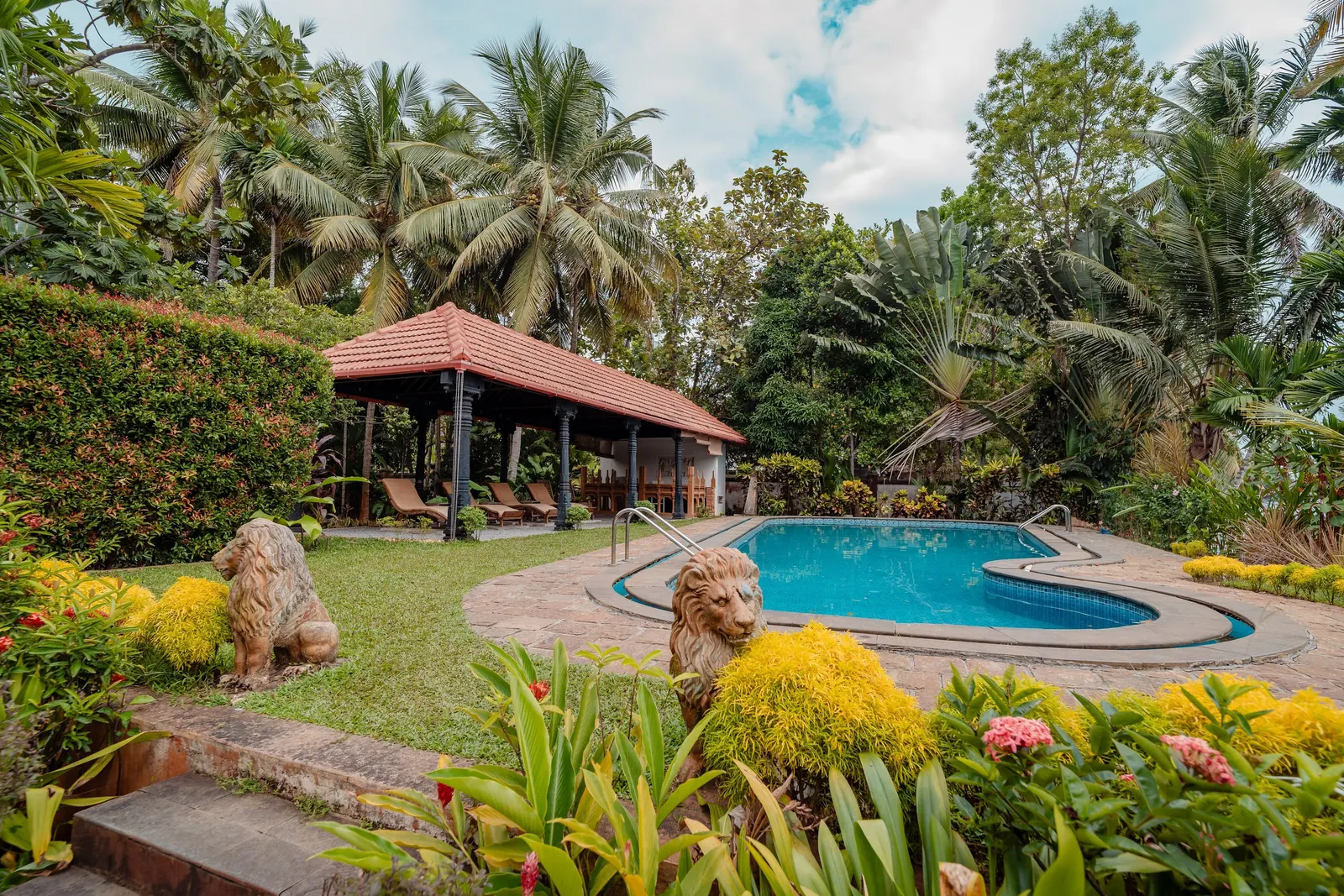 Madilina Heritage Villa | Riverside Pool Villa